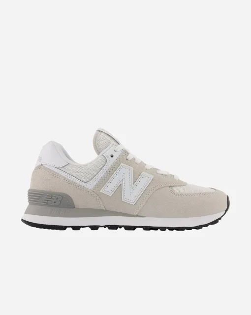 574 W