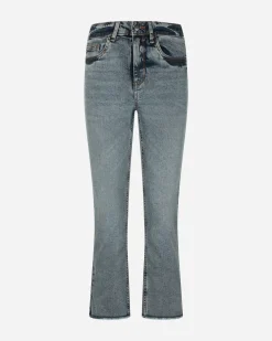 ESSENTIAL W